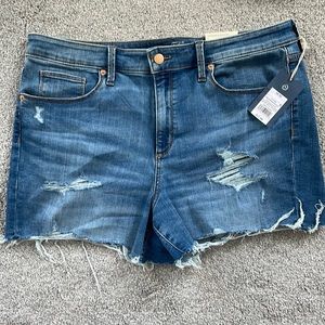 Universal thread denim shorts, size 16